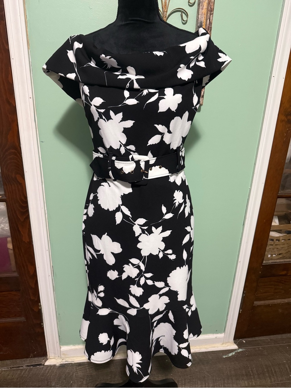 Premier Amour black white floral belted ruffle dress 2 available size 8 or 10